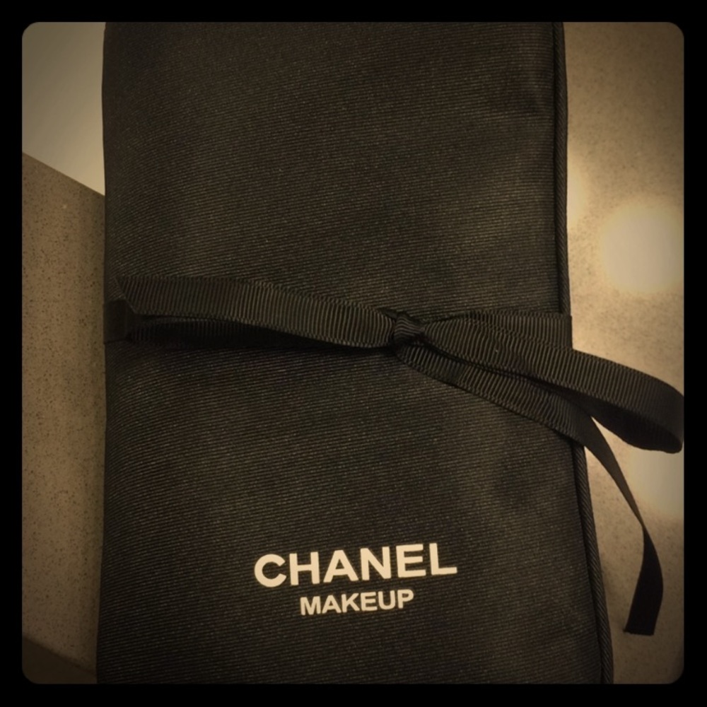 Gorgeous Set of Chanel Brushes